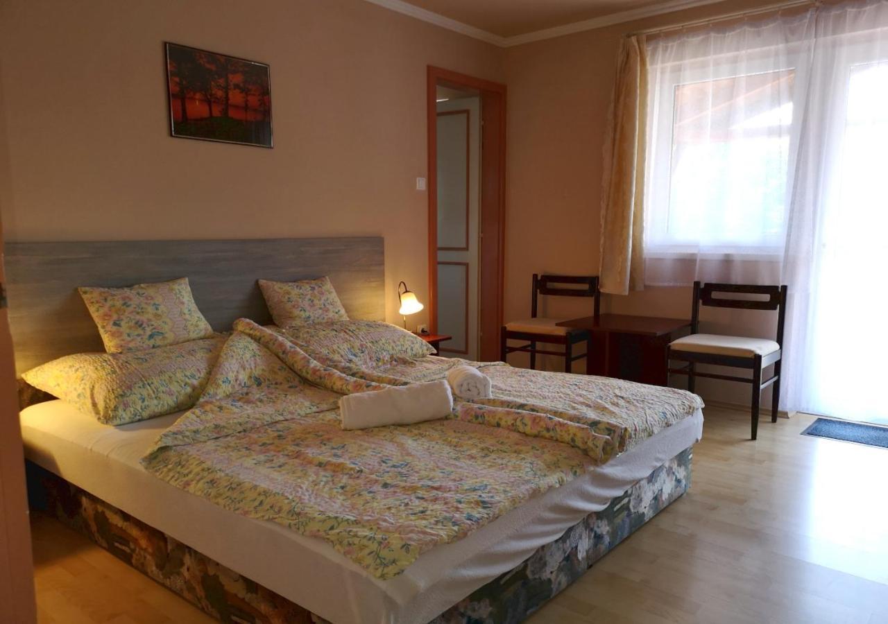 Vitorlas Apartmanhaz Siófok Exteriör bild