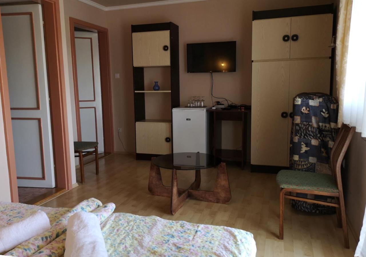 Vitorlas Apartmanhaz Siófok Exteriör bild