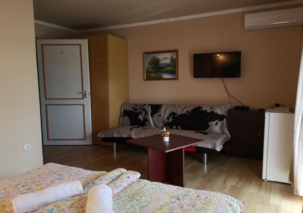 Vitorlas Apartmanhaz Siófok Exteriör bild