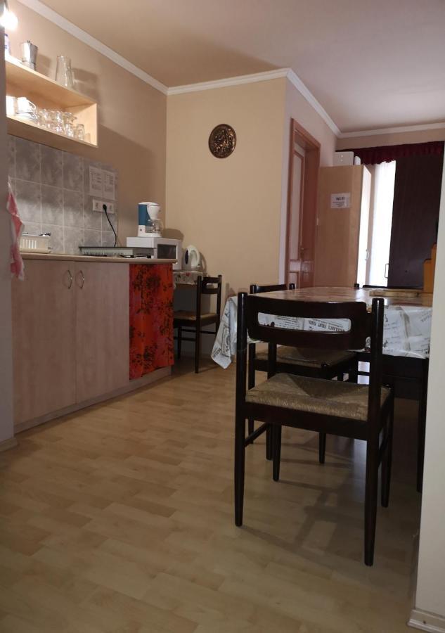 Vitorlas Apartmanhaz Siófok Exteriör bild